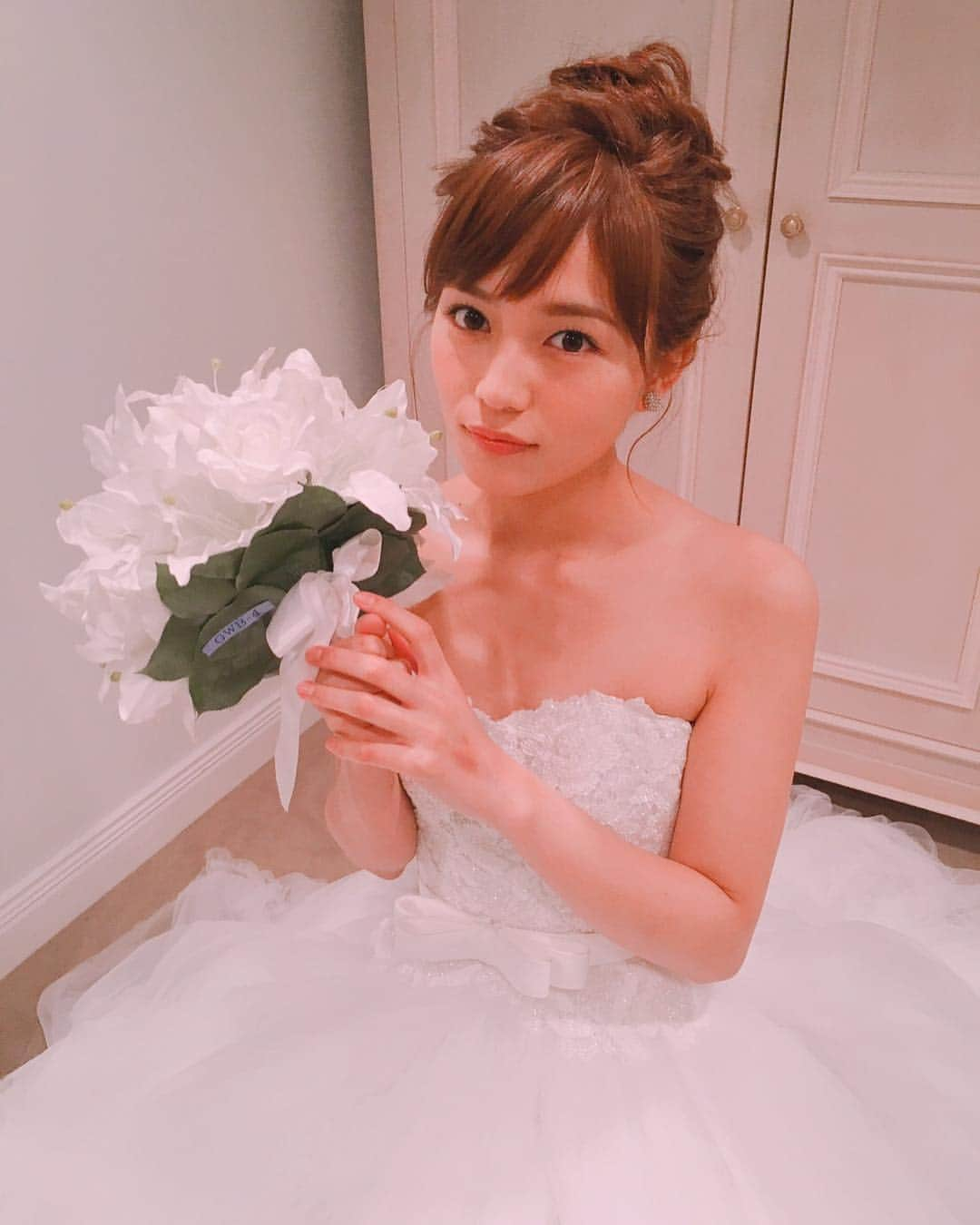 川口春奈さんのインスタグラム写真 - (川口春奈Instagram)「6話の予告ではチラッと映った爽のウエディング姿。制服にウエディングに忙しい爽です🙇どうなることやらの展開ですが…最後まで見守ってついてきてください！」8月18日 18時03分 - haruna_kawaguchi_official