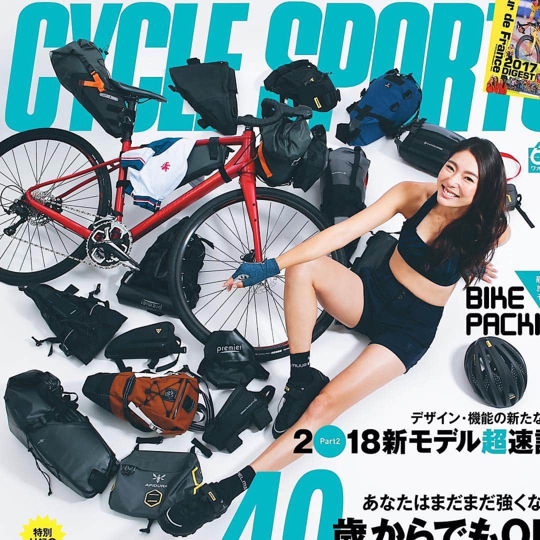 福田萌子さんのインスタグラム写真 - (福田萌子Instagram)「🔶CYCLE SPORTS表紙掲載🔶 自転車雑誌サイクルスポーツ10月号の表紙になっています。 明日発売なので本屋さんに行った際にはチェックしてみてくださいねっ。 ・ #cyclesports #cycling #cyclist #roadbike #roadbikelife #sportstraveler #magazine #サイクルスポーツ #ロードバイク #自転車」8月18日 18時10分 - moekofukuda