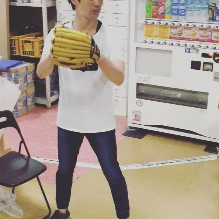 藤本友美のインスタグラム：「アイロンヘッド辻井くん キモすぎちゃった投げ方 チェンジアップらしい⚾︎ #甲子園 #前橋育英 #高校球児 #頑張れ  #アイロンヘッド #辻井 くん」