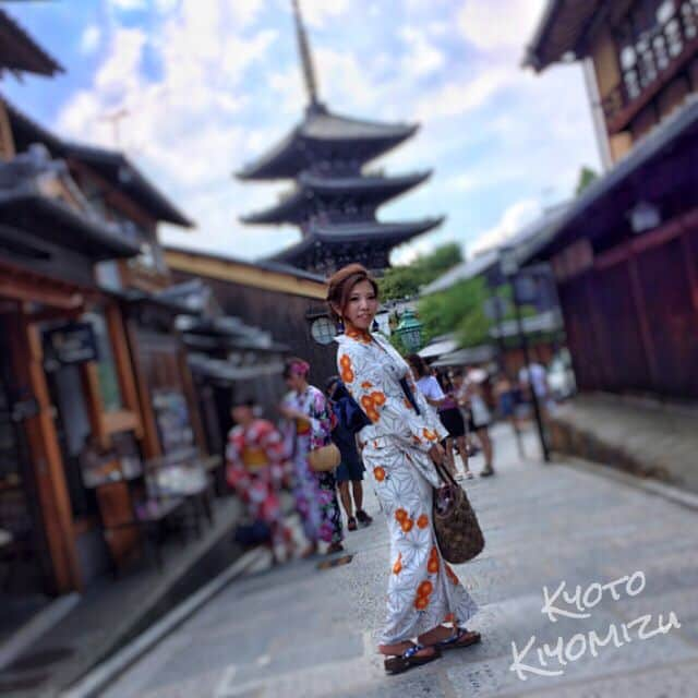 Ayuminさんのインスタグラム写真 - (AyuminInstagram)「京都旅行 こっちではスタバ以外のpost載せます🤤❤️ たくさんあるのでまずは第一弾💋 京都グルメ堪能したよ〜👏 * #茶匠 清水一芳園で#エスプーマかき氷 🍵 #エスプーマ ふわふわ〜甘くない濃厚抹茶に お好みで練乳、白玉、小豆を添えながら🤤💓 #抹茶 好きにはたまりません😍❣️ * #アップルマンゴー 👏 これがなんと抹茶を越えるかもな美味しさ🤣💓 * * * #スタバクイーン 👸🏼メインアカウント ➡︎ @ayumin0220stb フォロワー4.9万人突破👏 * #京都旅行#祇園#彩御膳#祇園ランチ#茶匠清水一芳園#清水一芳園#宇治抹茶氷エスプーマ仕立て#台湾アップルマンゴーエスプーマ仕立て#京都カフェ#京都グルメ#レンタル浴衣#華かざり」8月18日 20時46分 - ayumin0220