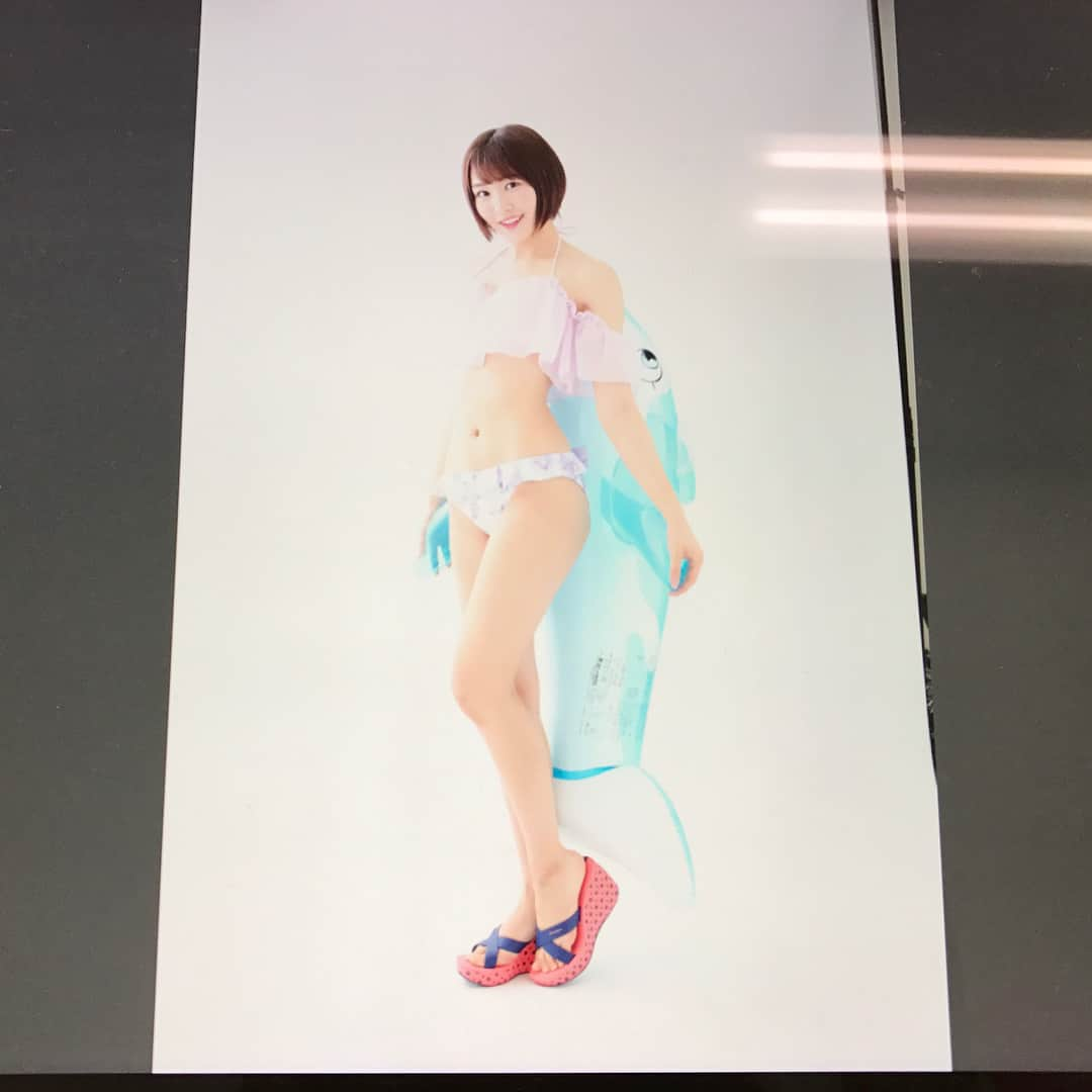 川上礼奈さんのインスタグラム写真 - (川上礼奈Instagram)「. 今年の生写真の水着は こんな感じでした☺👙 薄ピンクのオフショルです♡ めっちゃタイプ♡ ぜひ！発売中です！ チェックして下さいね💓 写真3枚あります♡スライドしてね！」7月26日 17時57分 - rena_kawakami