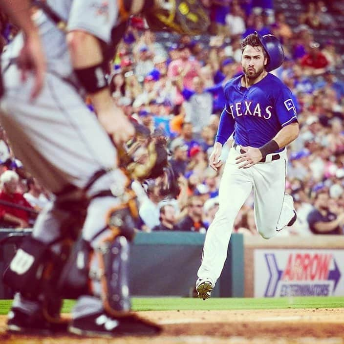 ジョーイ・ギャロさんのインスタグラム写真 - (ジョーイ・ギャロInstagram)「When mom says dinner is ready! 🏃🏽💨 📸:@kellyspics3」7月27日 1時55分 - joeygallo24