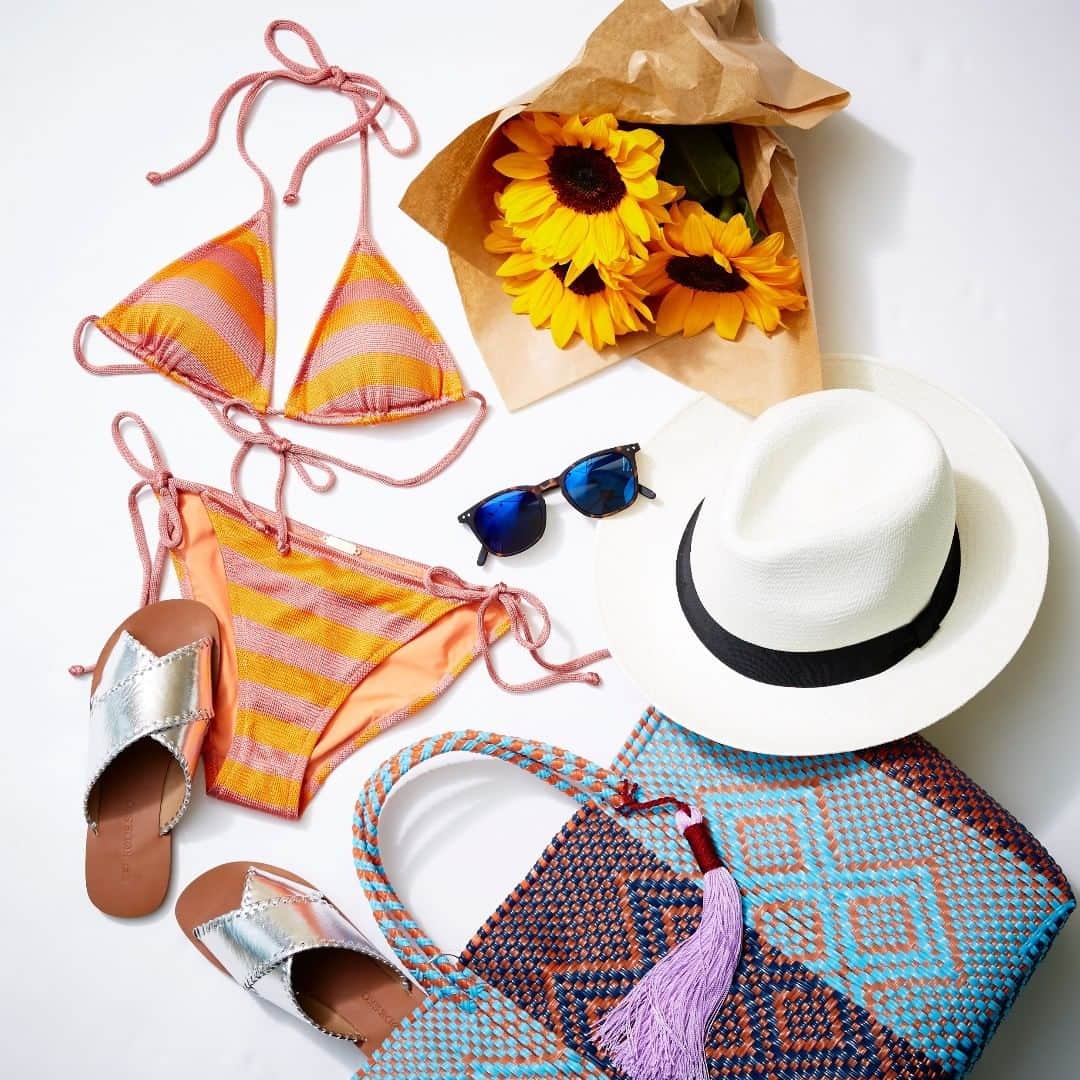 ルミネ公式のインスタグラム：「カラフルな夏小物を効かせて海へGO！ [ #LUMINEMAGAZINE ] #lumine #ルミネ #ルミネ新宿 #ハット #サングラス #マルシェバッグ #フラットサンダル #ボーダービキニ #ROPEmademoiselle #URBANRESEARCH #NOBLE #journalstandardrelume #ootd #outfit #fashion #coordinate #コーディネート #デイリーコーデ #コーデ #follow #followme #フォロー #川上さやか http://magazine.lumine.ne.jp/?cat=48」