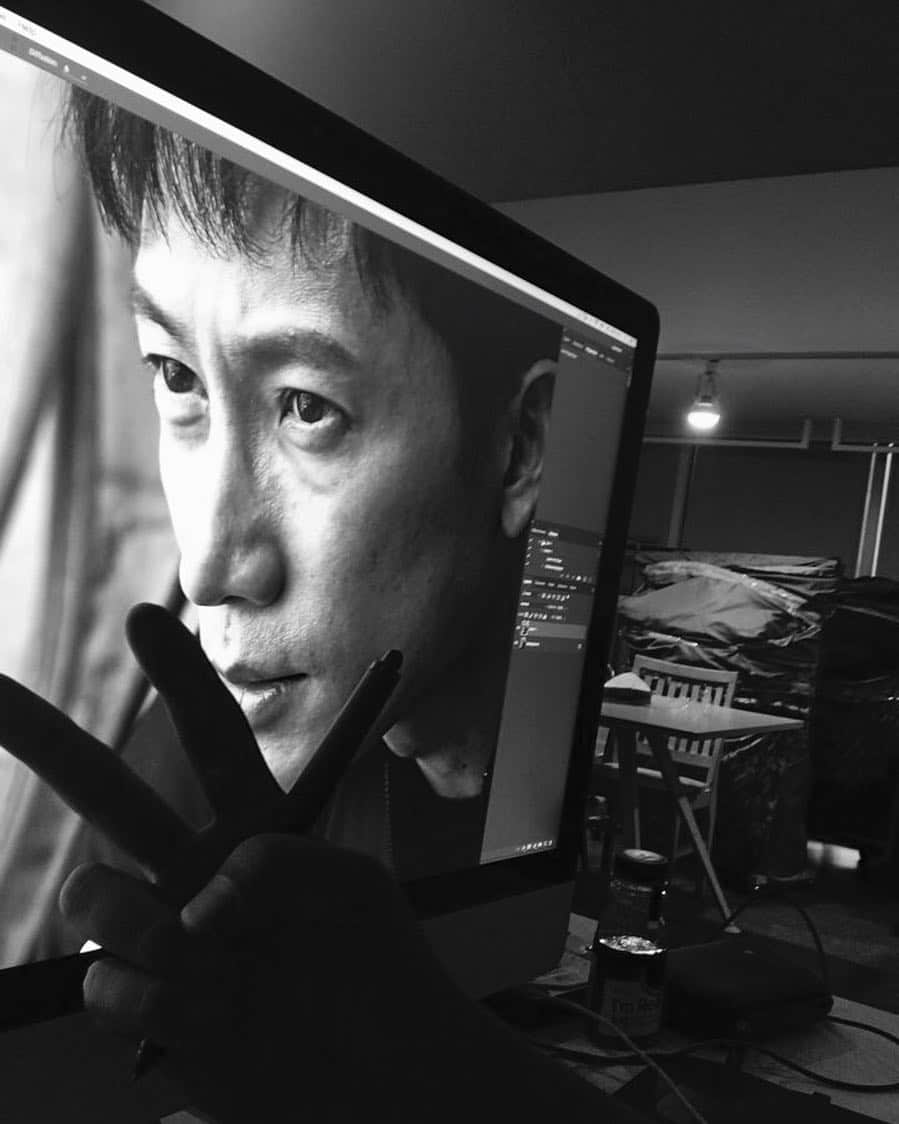 チソンのインスタグラム：「#김재원 photographer 친구가 보내준 사진. 실물보다 더 잘 나왔어~^^」
