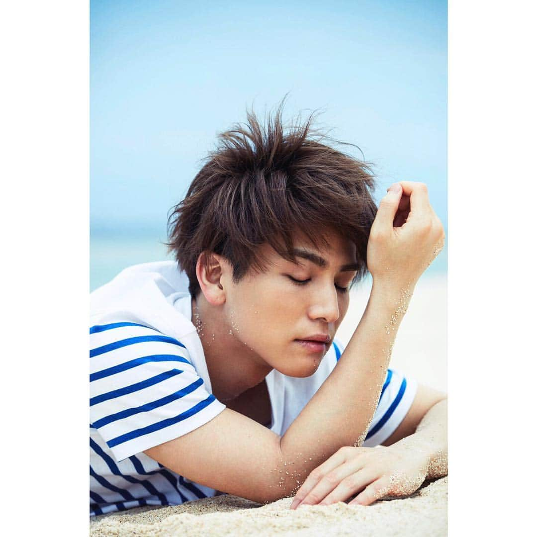 岩田剛典さんのインスタグラム写真 - (岩田剛典Instagram)「1year ago...🏝🍹 @exile_magazine  @kazuki_nagayama」7月27日 15時21分 - takanori_iwata_official