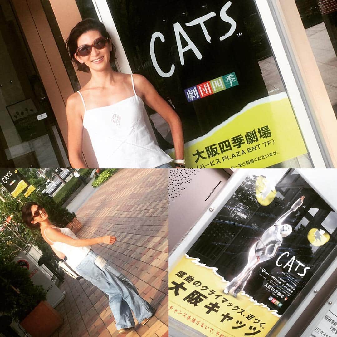 高頭なおのインスタグラム：「劇団四季の追っかけは・・・ 大阪に来てしまった✌️😁 広島・福岡に続いて、キャッツの 地方公演の追っかけは3箇所め✨ 素晴らしかった・・・ すぐにでも、また観たい✨ ＃劇団四季#キャッツ #おっかけ ✨高頭なおathlete club「Making beauty」✨ http://athleteclub.net/nao_takatou/」