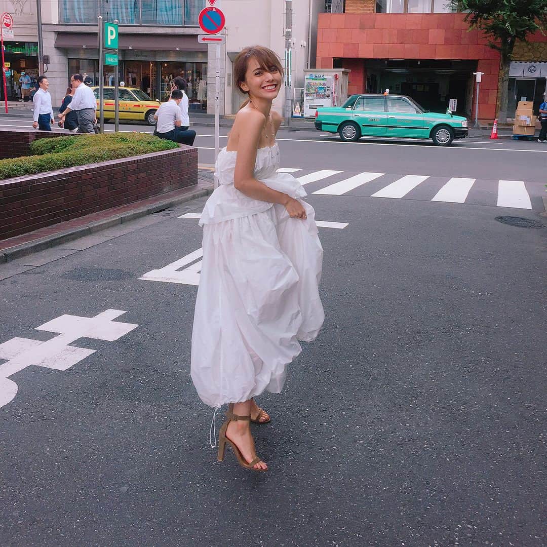 伊藤ニーナさんのインスタグラム写真 - (伊藤ニーナInstagram)「衣装で着た @stylings_official の ふわふわ白のドレス可愛かった👸」7月27日 20時36分 - ninaitoh