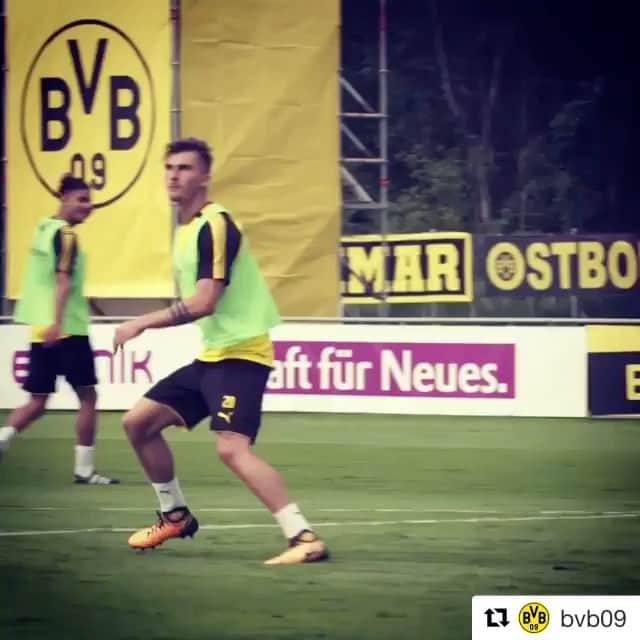 マクシミリアン・フィリップのインスタグラム：「Training 💪🏼✅#badragaz#bvb#mp20」