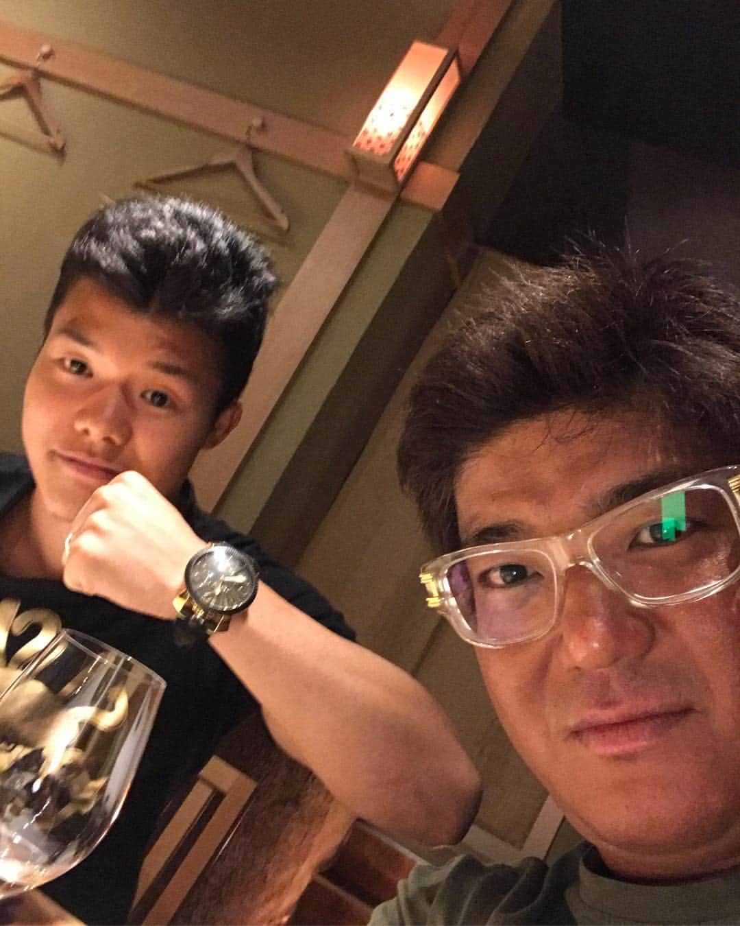 亀田和毅さんのインスタグラム写真 - (亀田和毅Instagram)「今日は時計のガガミラノの社長さんと @kenji.fera.pokemon 食事しました。勝利&誕生日プレゼントで時計をプレゼントしてくれました！社長は昔から亀田家の事を応援してくれてます。めちゃ優しすぎる！グラシアス  #Tomoki #mexicanito #Kameda #tmk #gaga #gagamilano #ガガミラノ #時計 #プレゼント #ありがとうございます #感謝 #です @gagamilano_jp」7月27日 23時56分 - tomokikameda