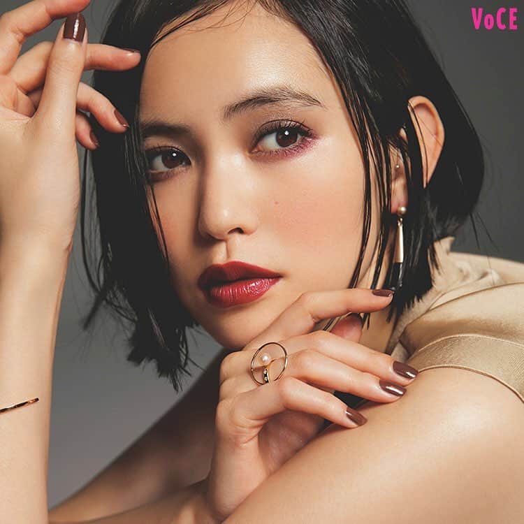 千吉良恵子さんのインスタグラム写真 - (千吉良恵子Instagram)「#VOCE #10月号 #タイプ別愛され顔の作り方 #カメラマン#菊地泰久#モデル#比留川游#ヘアーメイク#千吉良恵子#cheekone#😊🍀💕#詳しくはvoce10月号をみてね😊🍀💕」7月28日 7時57分 - chigirakeiko