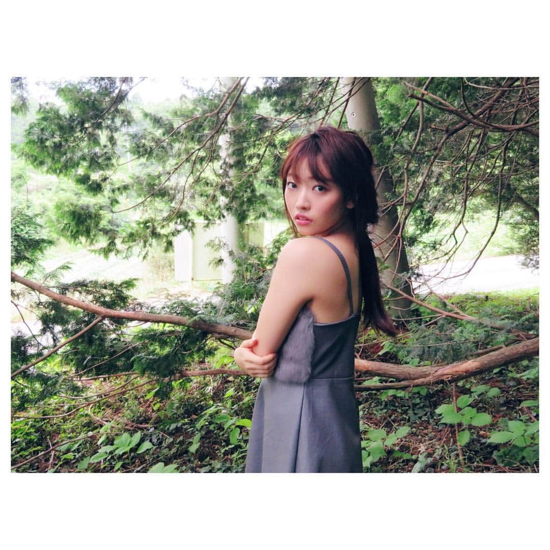 二村春香のインスタグラム：「#オフショット #bltgraph  #撮影 #グラビア #森 #SKE48  #二村春香 #forest #camera #フォトジェニック」