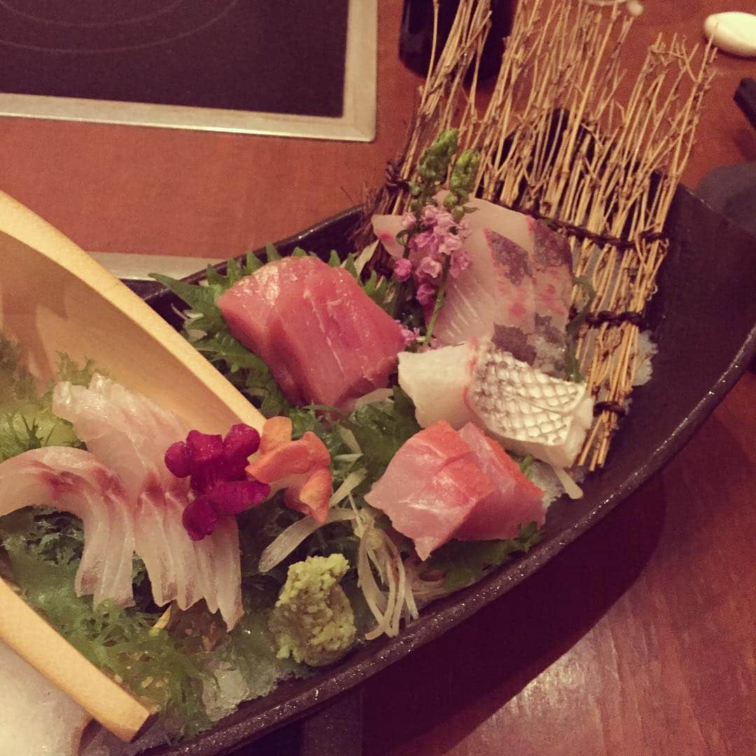 千秋さんのインスタグラム写真 - (千秋Instagram)「たまにはお刺身だって食べるんだから🐟（しかし自主的ではない）#お刺身 #お魚」7月28日 21時58分 - chiaki77777