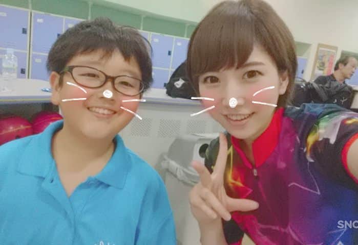 坂本詩緒里さんのインスタグラム写真 - (坂本詩緒里Instagram)「今日は20～30ゲーム位投げた♪ こうへい君どんどん強くなってるから負けられないっ((o(^∇^)o)) #リーグ#練習#ボウリング」7月28日 22時52分 - jpba529