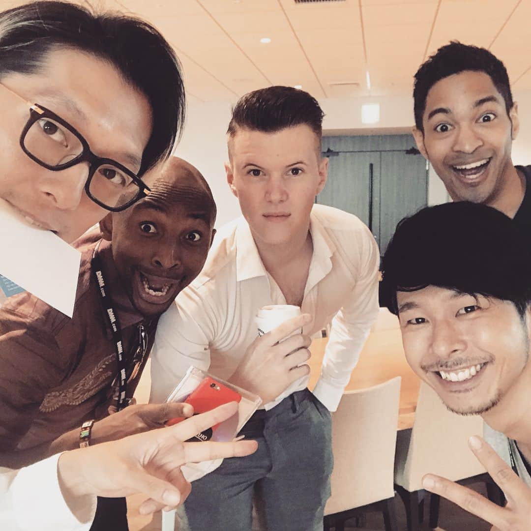 のインスタグラム：「#DMM.com #打ち合わせ #初投稿」