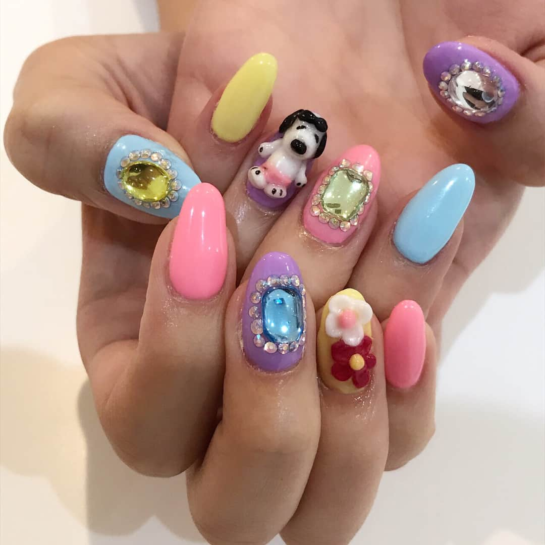 夏焼雅さんのインスタグラム写真 - (夏焼雅Instagram)「@parkbymerry_naileyelash  nail💅🏻💕💕💕 @honda_parkbymerry さん 久々に会えて嬉しかったです✨✨ ありがとうございました💓💓💓 今回はsnoopy nailにしたよ〜✨✨ コラボさせてもらってから 今まで以上にsnoopyが愛おしい❤️ 今度のチェキ会に向けてNew nail〜💅🏻 あげ〜〜💗✨💗✨ #3dネイル #nail #snoopy  #スヌーピー #スヌーピーネイル  #カラフル #コラボ #ジェルネイル #カワイイ  #parkbymerry #naileyelash」7月29日 7時50分 - miyaaa0825