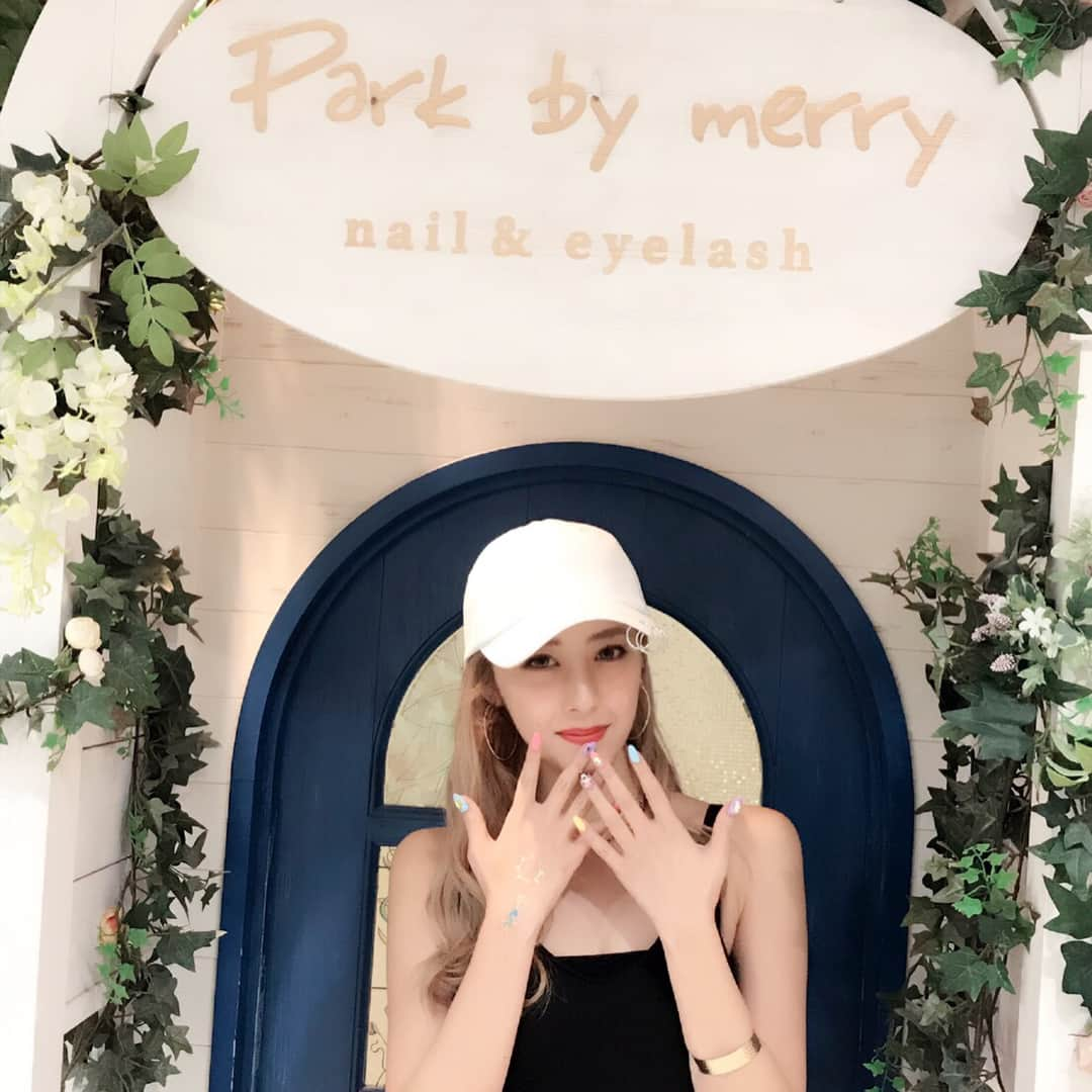 夏焼雅さんのインスタグラム写真 - (夏焼雅Instagram)「@parkbymerry_naileyelash  nail💅🏻💕💕💕 @honda_parkbymerry さん 久々に会えて嬉しかったです✨✨ ありがとうございました💓💓💓 今回はsnoopy nailにしたよ〜✨✨ コラボさせてもらってから 今まで以上にsnoopyが愛おしい❤️ 今度のチェキ会に向けてNew nail〜💅🏻 あげ〜〜💗✨💗✨ #3dネイル #nail #snoopy  #スヌーピー #スヌーピーネイル  #カラフル #コラボ #ジェルネイル #カワイイ  #parkbymerry #naileyelash」7月29日 7時50分 - miyaaa0825