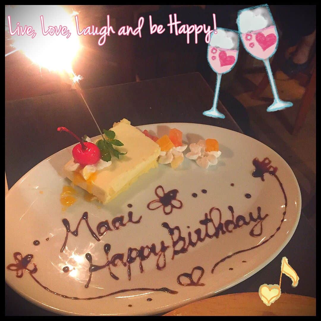 真愛涼歌さんのインスタグラム写真 - (真愛涼歌Instagram)「Happy birthday me🎂💕 ✬ 7.28産まれ、ナニワ育ちの私😘❤️ カウントダウンも当日も、大好きな人達に囲まれ✨お祝いしてもらいましたぁ〜🥂楽し過ぎて、幸せ過ぎて時間よ止まれっっ😘💖状態でした🤣✨ ✬ #7月28日生まれ #なにわ育ち #誕生日 #幸せすぎる #love  ママ👩👨パパ産んでくれてありがとー❤️そして個性豊かで愉快な姉妹弟と出逢わせてくれてありがとぅ✨💕 #家族が好きすぎる #仲良し家族」7月29日 9時55分 - maimaaimaaai.k