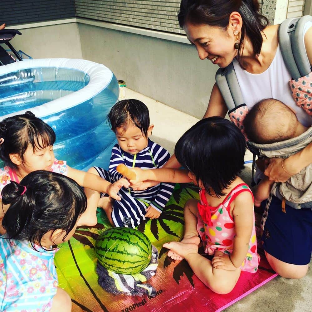 石井寛子さんのインスタグラム写真 - (石井寛子Instagram)「気心知れたプレ幼稚園仲間と プール、スイカ割り、焼きそば、浴衣、祭り。 夏を1日でぎゅぎゅっと詰め込みました＾＾」7月29日 11時31分 - ishiihiroko