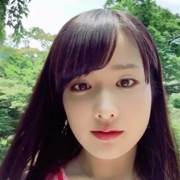髙橋明日香のインスタグラム：「撮影会なう。 まだまだ続くよー。 公園気持ちよかった(^ ^) #なんともない #歩いてるだけの動画」