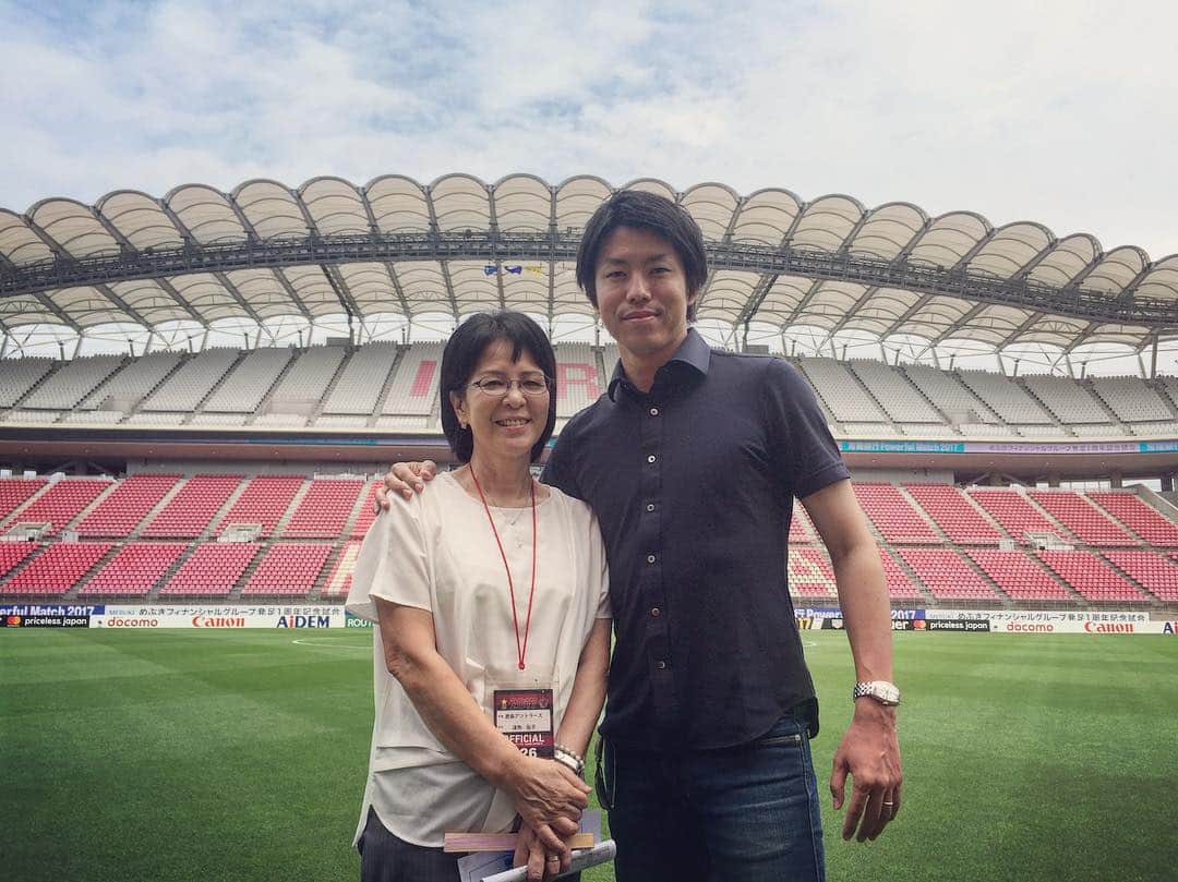 新井場徹さんのインスタグラム写真 新井場徹instagram みんなのお母さん 長い間お疲れ様でした 道免さん 鹿島アントラーズ チケット 販売 担当 一筋 24年 今日は勝つしかないで しかフォト連れてこられた 誕生日同じ日のタグ忘れてた 7月12日 7月29