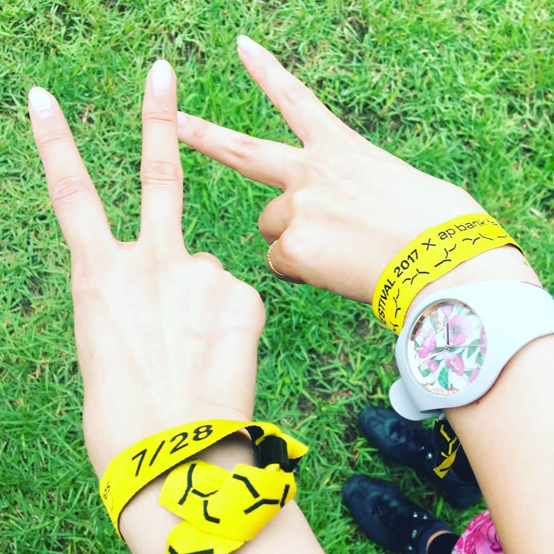 佐藤千晶さんのインスタグラム写真 - (佐藤千晶Instagram)「ap bank fes 2017  昨日は、午前中の仕事を終えて、新幹線に飛び乗り、親友と弾丸「ap bank fes 」へ！  楽しかったー！！ #apbankfes #apbankfes2017 #fes #宮城県 #みちのく杜の湖畔公園」7月29日 15時40分 - satochiaki125