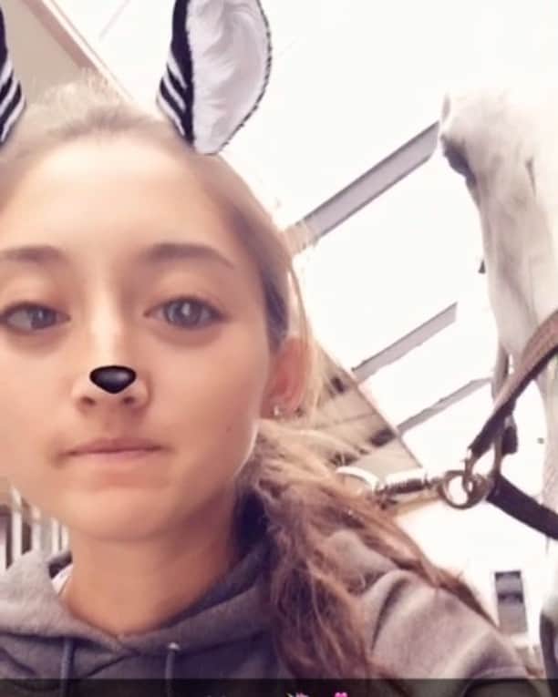 のインスタグラム：「When bae loves you back😂❤」