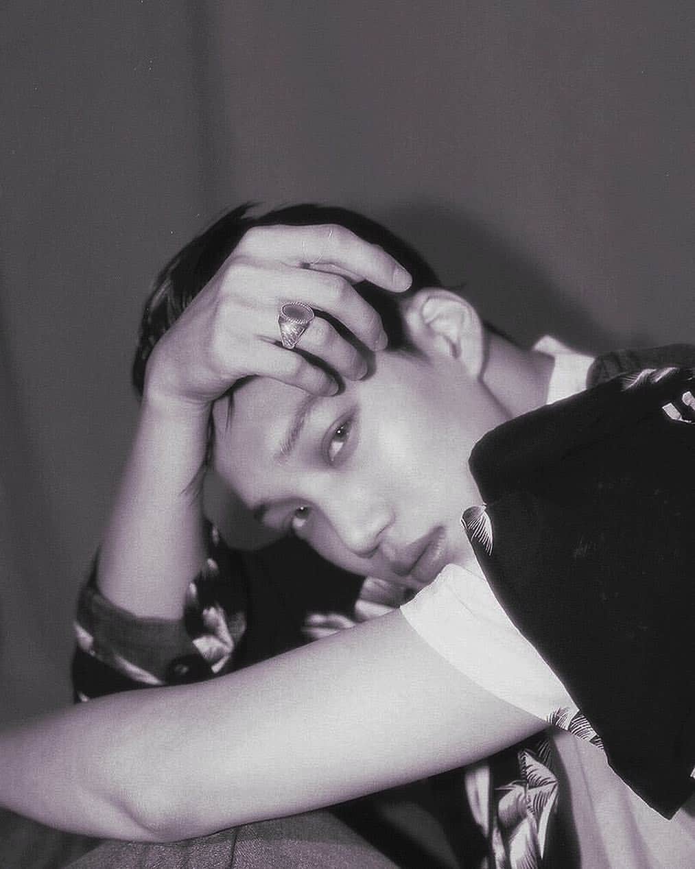 カイ のインスタグラム：「everything is gray #Kai #카이 #김종인 #EXO」