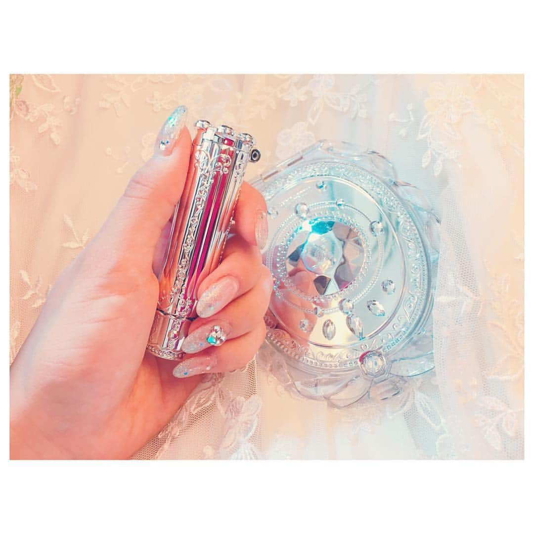 二村春香さんのインスタグラム写真 - (二村春香Instagram)「可愛い❤️ #jillstuart #nail #cute #make #lip #mirror」7月30日 14時18分 - haruka_futamura