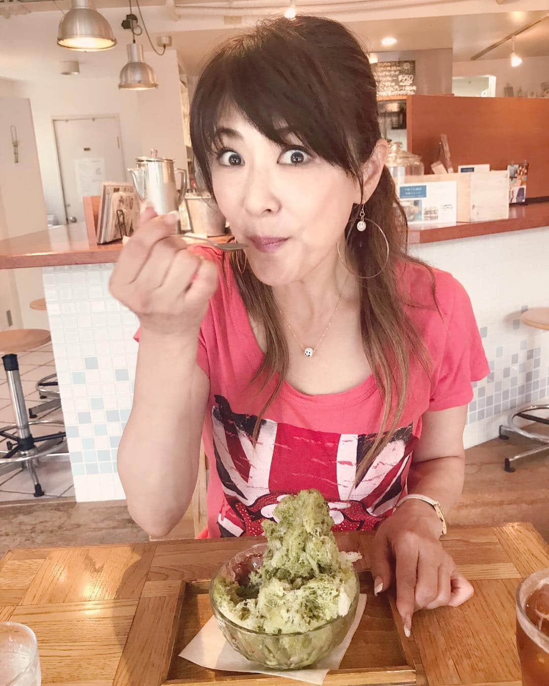 山田佳子さんのインスタグラム写真 - (山田佳子Instagram)「暑い日のカキ氷、最高〜😆💕 #カキ氷🍧 #食べて #頭が #キーン #😆#でも #冷たくて #美味しい😋#宇治金時 #大好き💕  #生きかえった」7月30日 17時02分 - yoshiko117