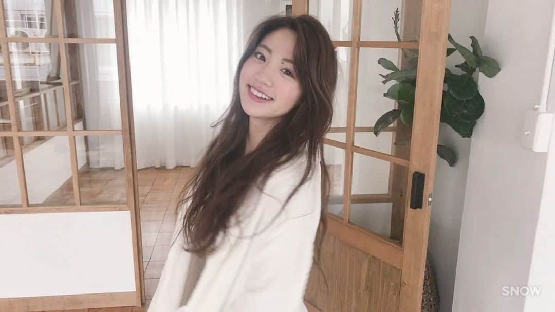 志田友美（ゆうみん）のインスタグラム：「週プレgetできるの今日が最後😟‼️みんなgetちてちて🙈💕 ㅤㅤㅤㅤㅤㅤㅤㅤㅤㅤㅤㅤㅤ  #週プレ #進化系モグラ女子 #グラビア #gravure #lingerie #offshot」