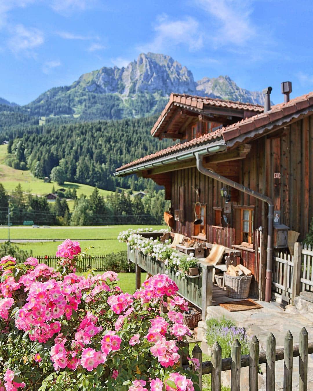 missjetsetterのインスタグラム：「Frolicking through Gstaad with @preferredhotels 💃 Switzerland by far is one of my very favorite summer destinations🌞 Everything is so lush😍 @thealpinagstaad #PHRinSwitzerland」