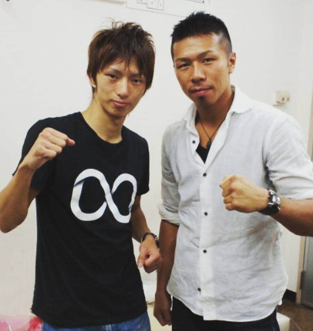 田口良一さんのインスタグラム写真 - (田口良一Instagram)「内山さんお疲れ様でした。 いつだっていつまでも憧れの人！ #内山高志 #圧倒的 #人格者 #ボクシング」7月31日 1時06分 - ryoichitaguchi_boxing