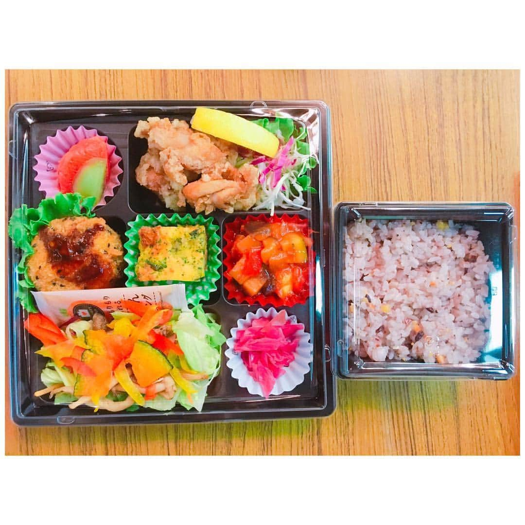 二村春香のインスタグラム：「昨日のお昼ご飯(°▽°)❤️ #lunch #お弁当」