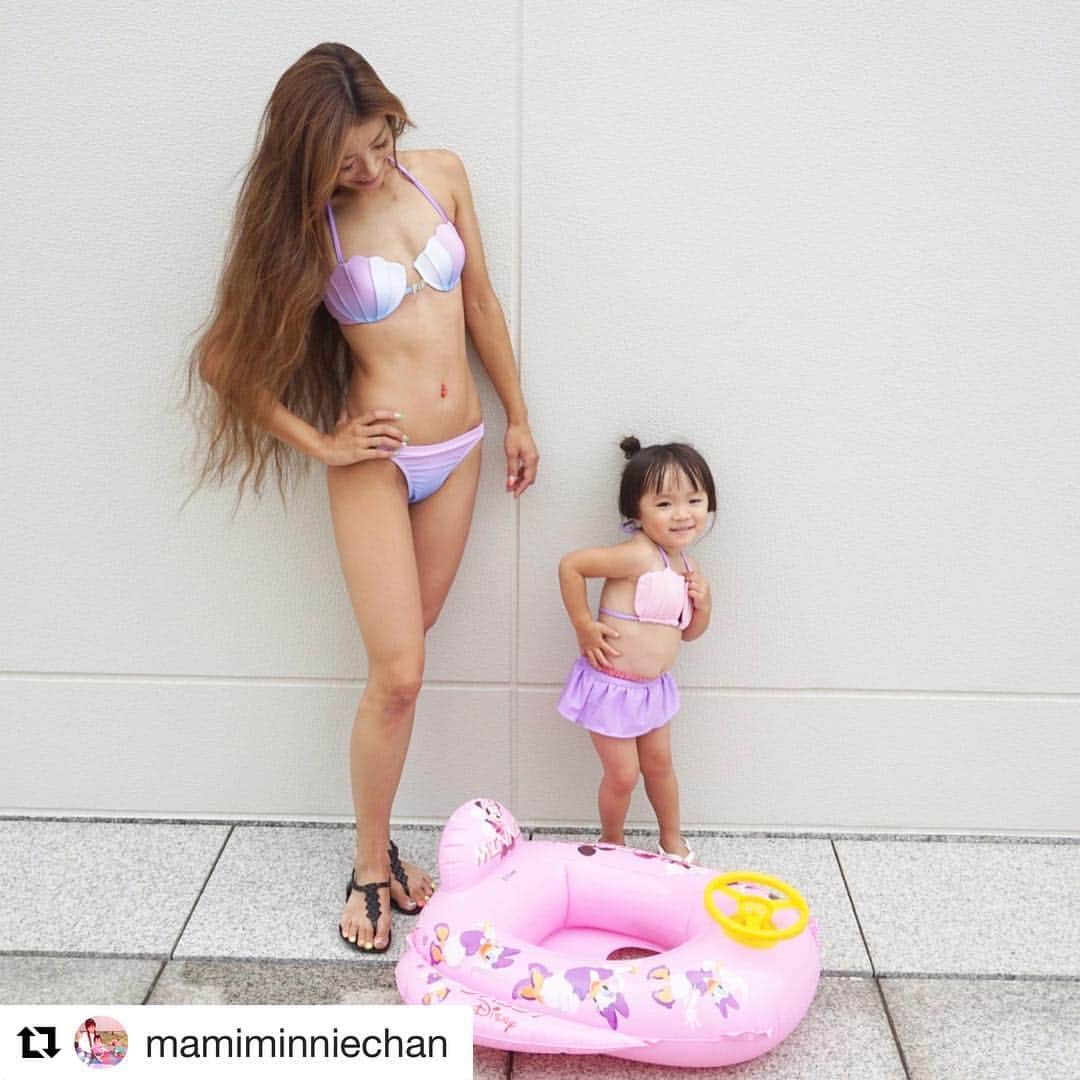 のインスタグラム：「#美ママプレス のタグ付けポストからご紹介！まだまだ募集中📲 #Repost @mamiminniechan さん、ありがとうございます☺️💕 ・ ・ シェルのおソロ水着、可愛いぃー😍💖👙💕 海やプールで一際目立っちゃうこと、間違いなしですね😘 ・ ・ -------------------- 葉山2日目…🌴 . 水着リンクコーデ💟 シェル水着リンクコーデ👙🐚 りんたんの水着は、 (@mikipoooko )みきちゃんの手作り❤️ . いつも本当にありがと〜😍 ビキニの形をシェルの形にしてくれて本当可愛いくてお気に入り💖💖💖 . #happy #美ママプレス  #ママプ親子コーデ #mamapress」