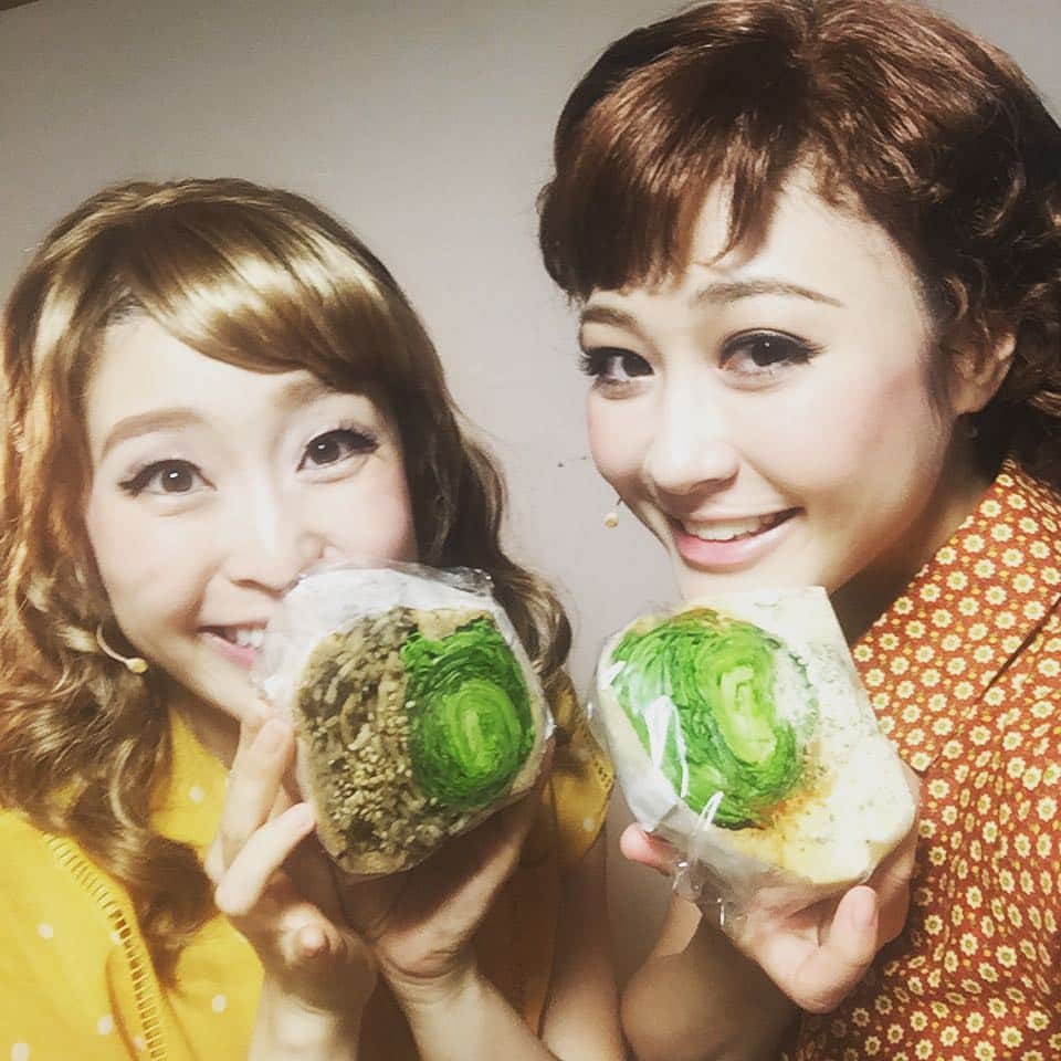ラリソン彩華さんのインスタグラム写真 - (ラリソン彩華Instagram)「#水樹奈々 様が差し入れて下さったレタスがシャキシャキ美味しいサンドイッチ❣️ #美味#新鮮#ヘルシー#感謝」7月31日 13時49分 - ayakalarrison