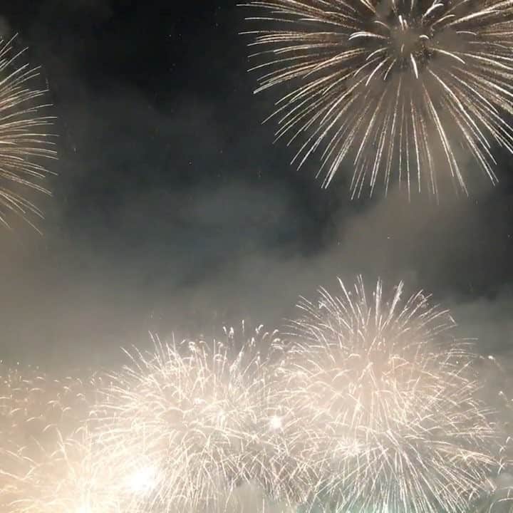 高岡未來のインスタグラム：「大分県別府の花火大会すごかった〜」