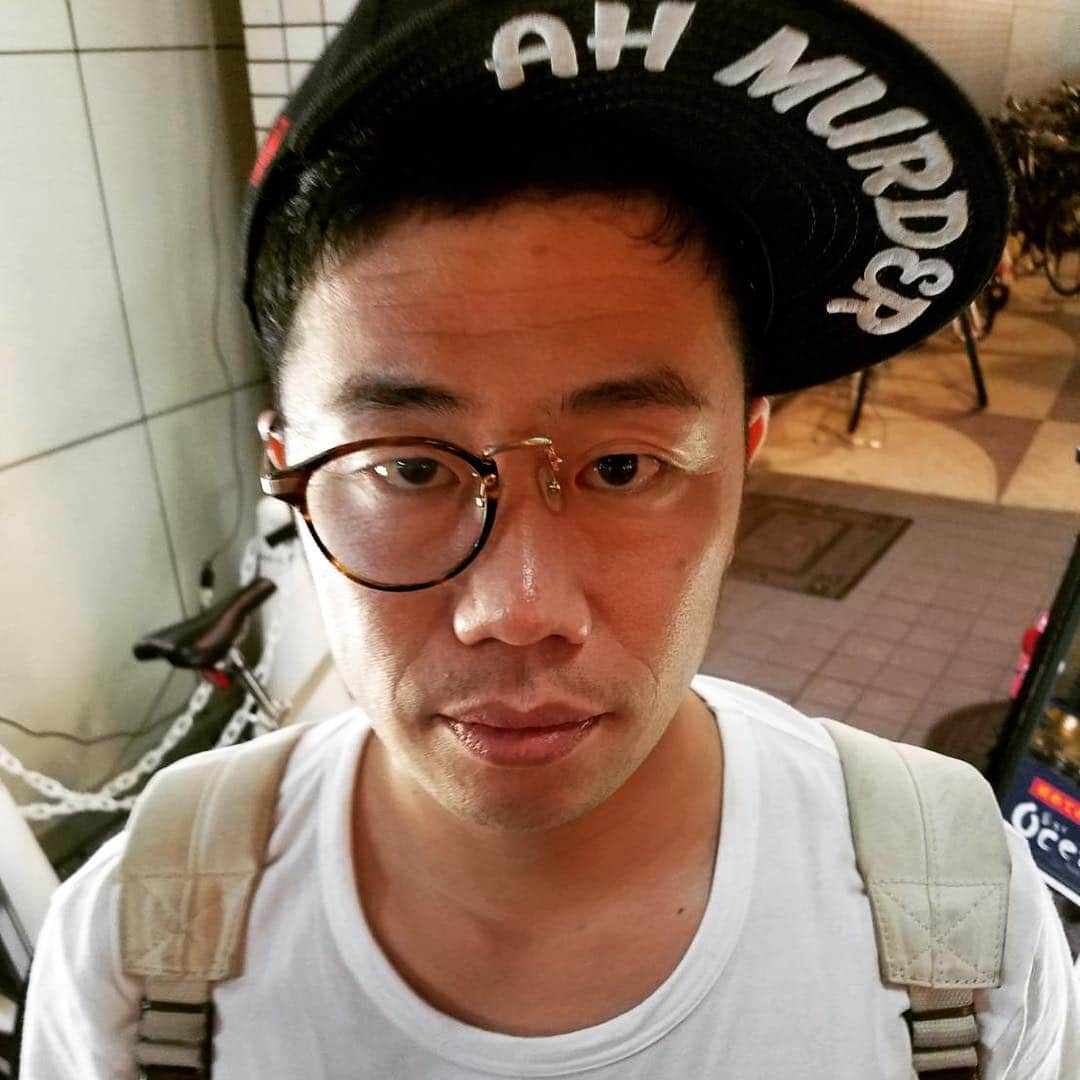 吉田裕さんのインスタグラム写真 - (吉田裕Instagram)「眼鏡が壊れた！ ネジはずれるんかい！！ はずれんのかなおもてこっち。 でもなおった。なおらんのかなおもてこっち。 #楽しみな事 #吉本新喜劇」8月1日 13時41分 - y.yutaka
