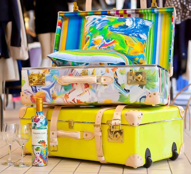 バッソ＆ブルックのインスタグラム：「💥Flashback💥 #bespoke luggage made in collaboration with @globe_trotter1897 for #turningleafwines  #bassoandbrooke」