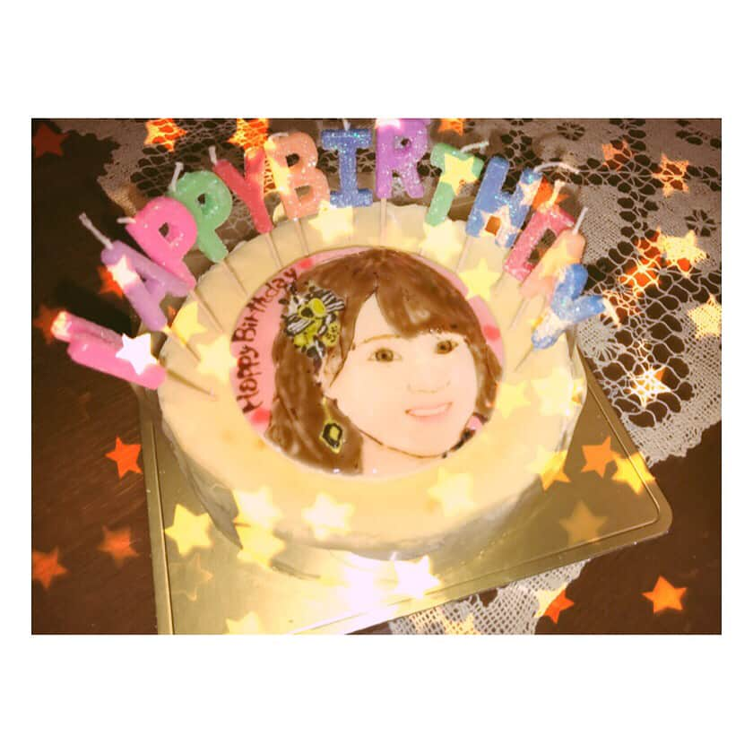 加藤夕夏さんのインスタグラム写真 - (加藤夕夏Instagram)「#birthdaycake #🎂 初めての似顔絵のケーキ🙊💗 そして大好きなチーズケーキ🧀 嬉しすぎる💗💗 これは家族で頂きました☺ ありがとうございます。。💗 #20thbirthday」8月1日 22時46分 - uuka_nmb