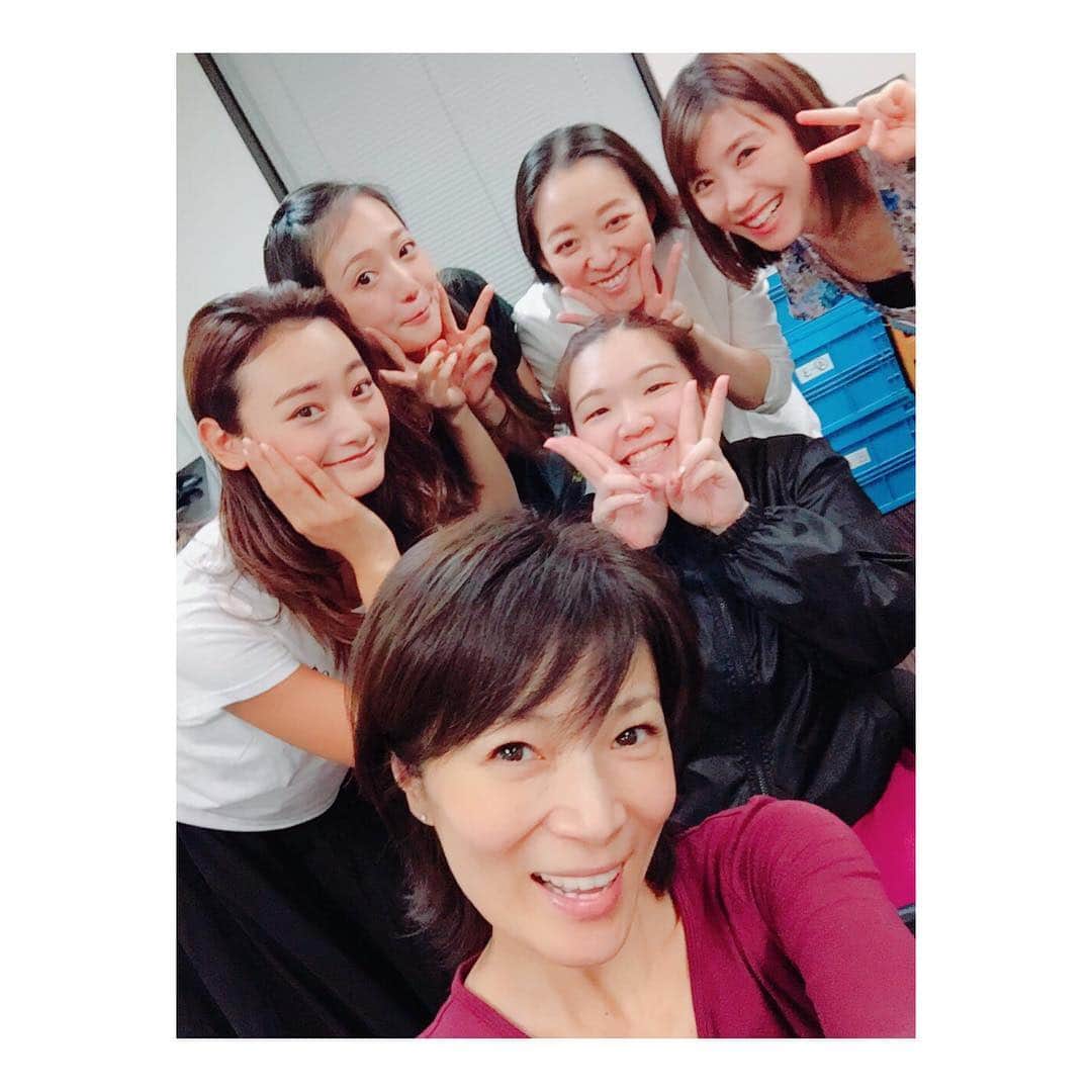 山本紗也加さんのインスタグラム写真 山本紗也加instagram 本日も稽古中 マルシアさん Twitterから拝借 左から 美麗ちゃん 玲花ちゃん 彩乃さん 杏奈ちゃん 私 10日からいよいよ 大阪公演 始まるよ 8月2日 15時14分