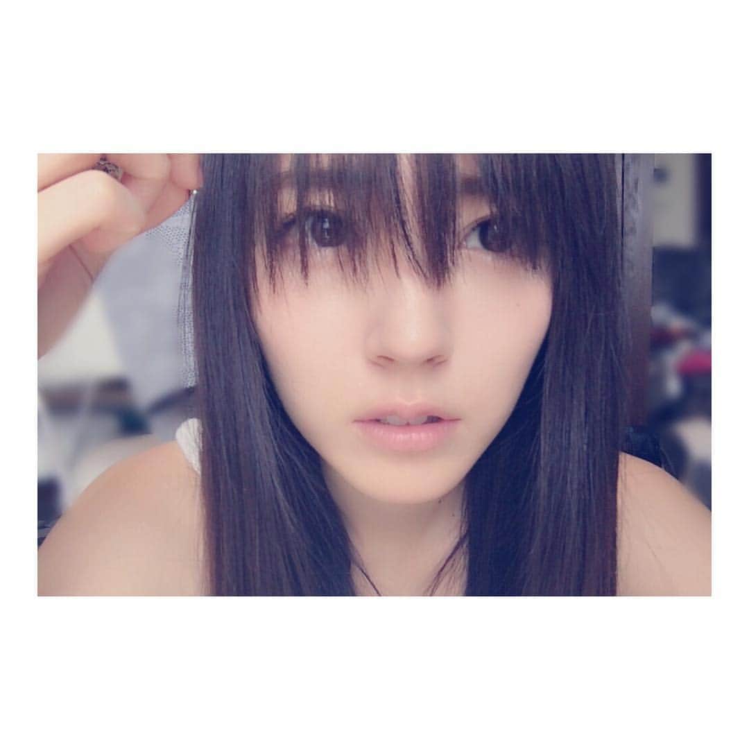 鈴木愛理さんのインスタグラム写真 - (鈴木愛理Instagram)「✴︎ どうしようか迷い中な前髪☺️ #のびのびさん #一番邪魔な時期😂 #やりたいようにやってみる #💇」8月2日 12時56分 - airisuzuki_official_uf