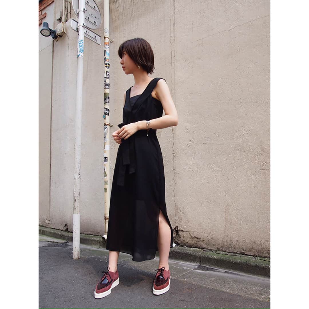 アンダーグラウンドさんのインスタグラム写真 - (アンダーグラウンドInstagram)「こんばんは〜 The Barfly Shoe here is a special make up of Burgundy Suede and Patent worn here by @shihoyuri さん. 日本のお客様は是非www.underground-shoes.jpへご覧くださいね(＾ｰ^)ノ  #Undergroundshoe #Undergroundshoes #Undergroundengland #Undergroundlondon #8berwickstreet #Underground_halfmoon #UNDERGROUNDCREEPERS #Thecreeper #Brothelcreepers #Originalcreepers」8月2日 23時06分 - resul80k2