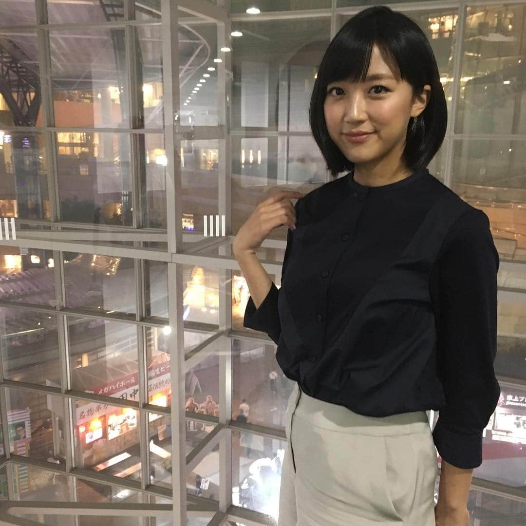 竹内由恵さんのインスタグラム写真 - (竹内由恵Instagram)「報道フロアの近くの窓からは、外のテレ朝夏祭りの様子が見えます。毎日多くの方が遊びに来てくださっていて、この期間は仕事をしていても賑やかで楽しい気持ちになります✨ #テレ朝夏祭り#番組終わり#報道フロア#賑やか」8月3日 0時16分 - yoshie0takeuchi