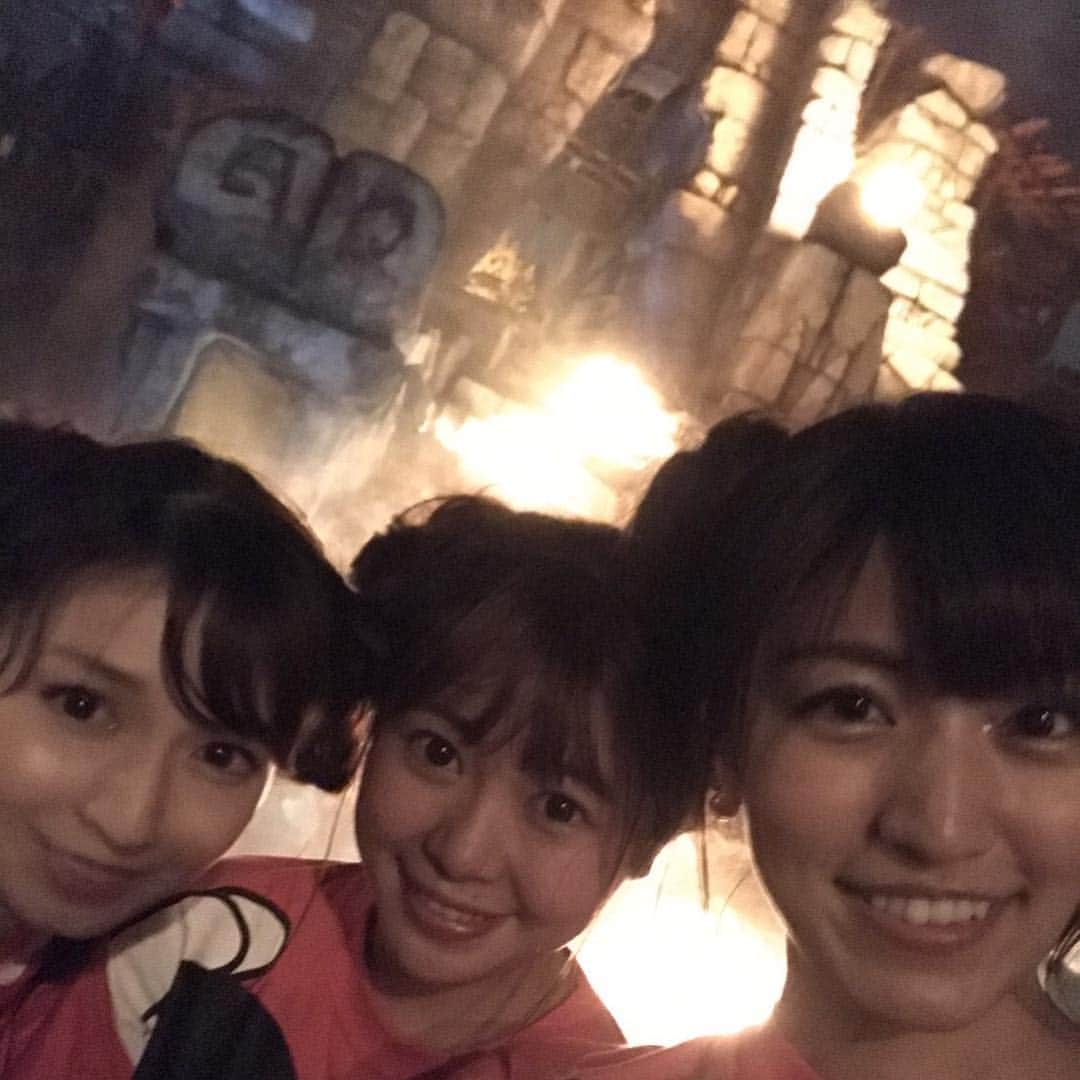 川村優希さんのインスタグラム写真 - (川村優希Instagram)「ディズニーシーで唯一乗ったアトラクションがレイジングスピリッツ🌟絶叫系はやっぱり苦手だー😂 #東京ディズニーシー #レイジングスピリッツ #ミニーTシャツ #ミッキーヘア #絶叫しすぎると今度は笑いが止まらなくなる」8月3日 0時36分 - yuki.kawamura.official