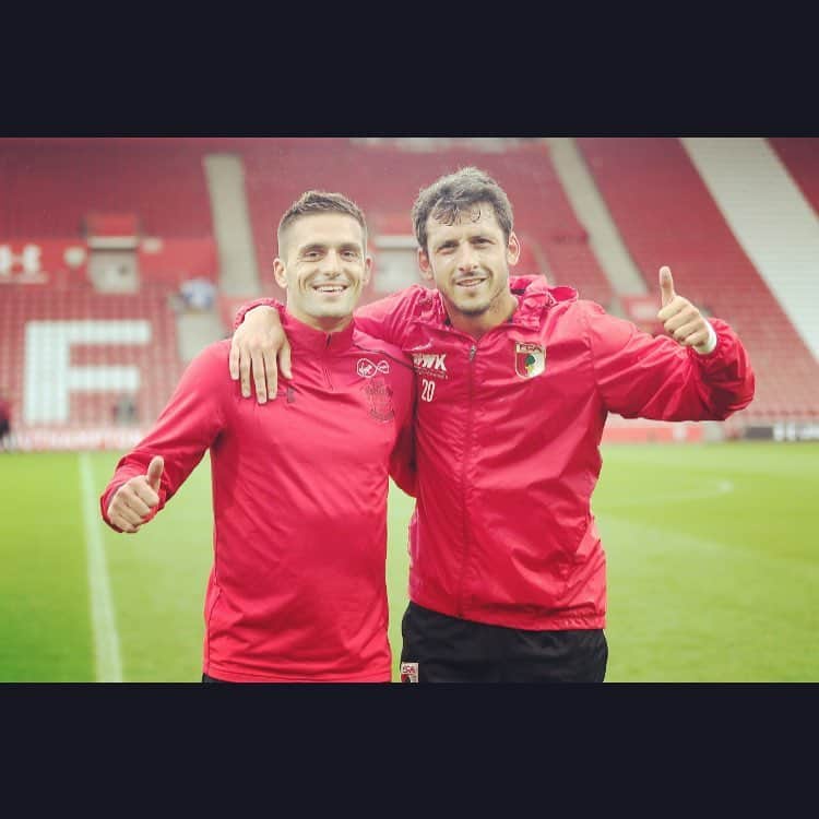 ゴイコ・カチャルのインスタグラム：「Happy to see you again.  #dusantadic#fkvojvodina#10yearslater」