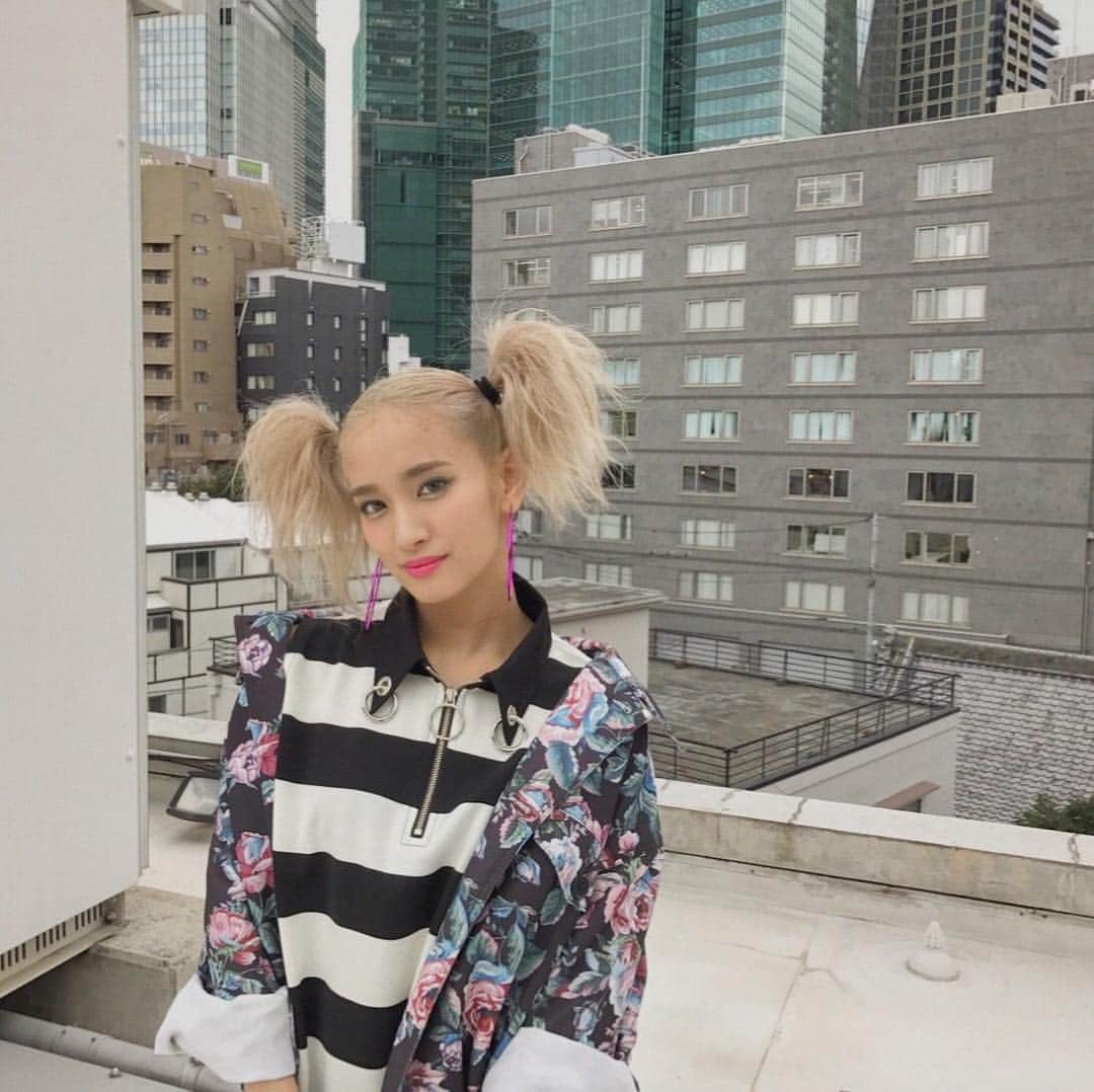のインスタグラム：「yeeey🐶🌹」
