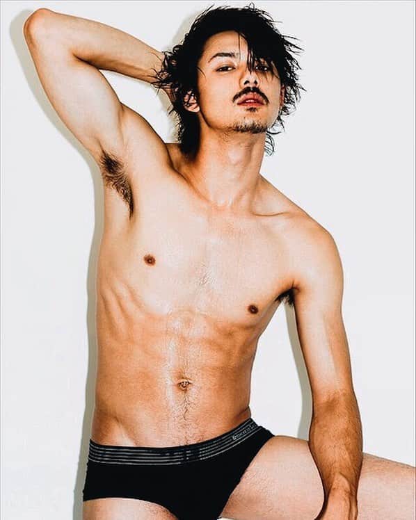 大田光るさんのインスタグラム写真 - (大田光るInstagram)「Magazine Men's uno ＨＫ👽 . . #underwear  #hikaruota  #太田光る」8月4日 13時15分 - hikaruota_official