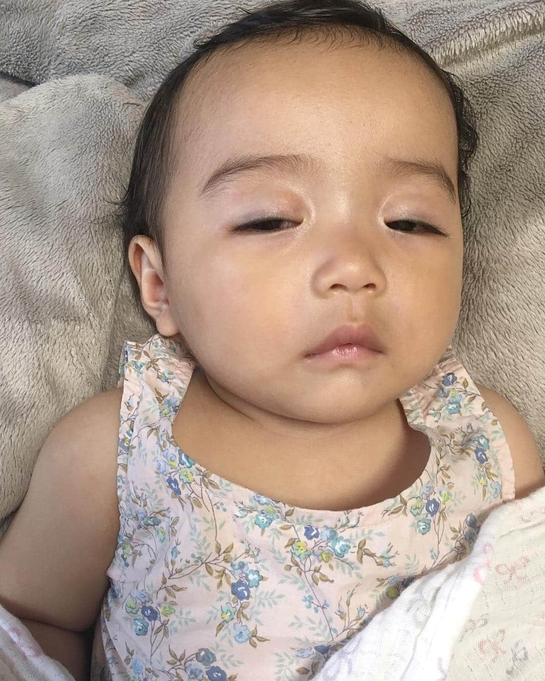 Ayuさんのインスタグラム写真 Ayuinstagram 17 8 4 Fri 今日はねねの 生後10ヶ月 健診でした すべての項目問題なし 元気にすくすく育ってます ありがとう 68 2cm 7860g Picはお昼寝中に 笑 0歳 生後322日