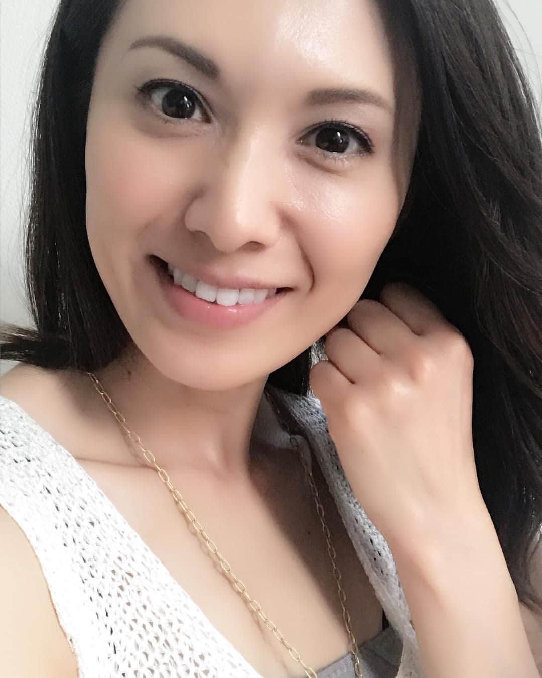 のインスタグラム：「・ やっと1級の試験が終わったーーー(๑˃̵ᴗ˂̵) ・ 合否はどうであれ ・ 約1年間、毎週毎週頑張った自分を褒めてあげたい‼︎ ・ 興奮冷めやらぬ私…（笑） ・ 長男、苦笑しております(^^; ・  #試験#1級#終わった#結果#頑張った#自分を褒めてあげたい#興奮冷めやらぬ #長男#苦笑#駒田奈美#オスカープロモーション#モデル#メイク#日本メイクアップ技術検定」