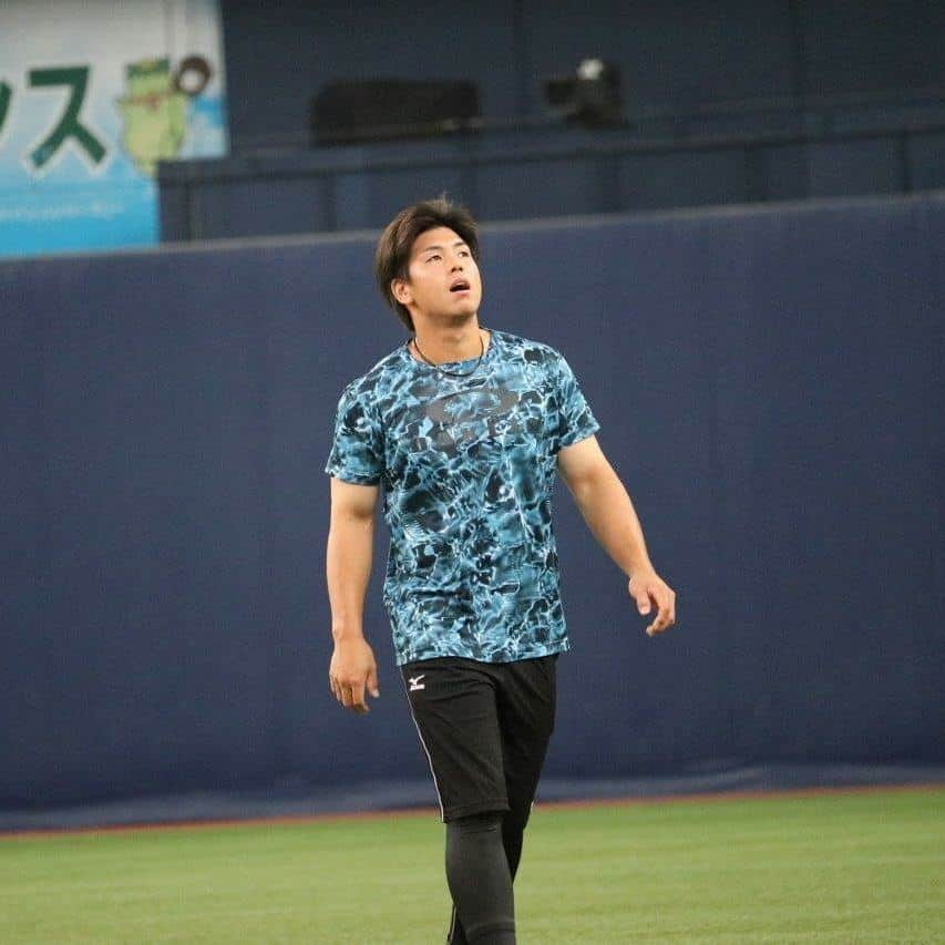 阪神タイガースさんのインスタグラム写真 - (阪神タイガースInstagram)「今朝、早くグランドに来てみると、走って汗を流す梅野選手が！ #阪神タイガース #梅野隆太郎 選手 #昨日の試合 #好リードでした ✨ #running #広いドームを #1人占め」8月5日 11時01分 - hanshintigers_official